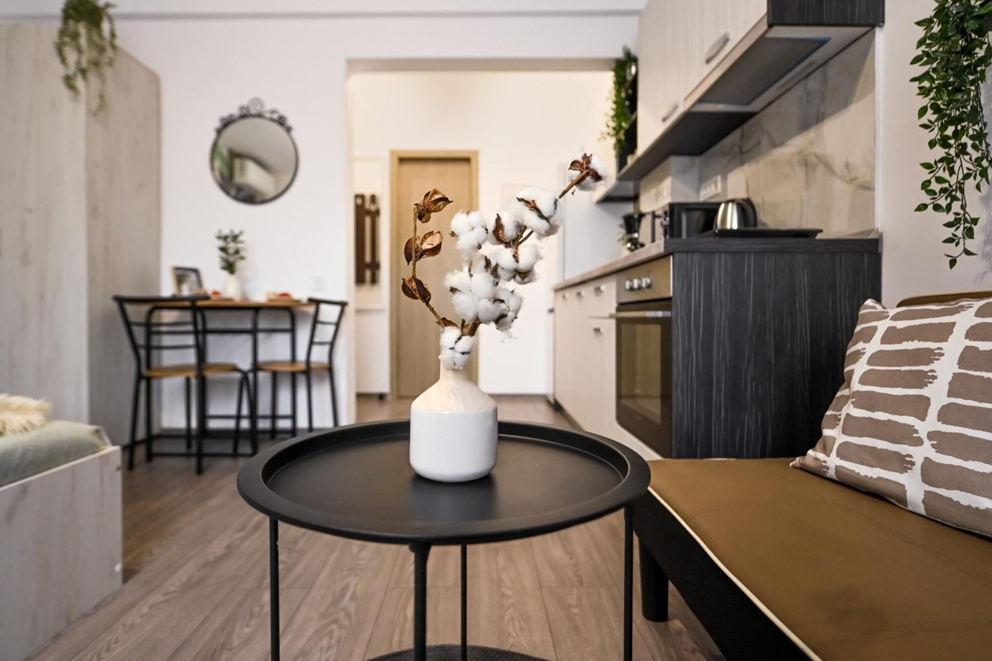 Old Town Charm - Modern & Comfortable Accommodation In The Heart Of The City Βουκουρέστι Εξωτερικό φωτογραφία