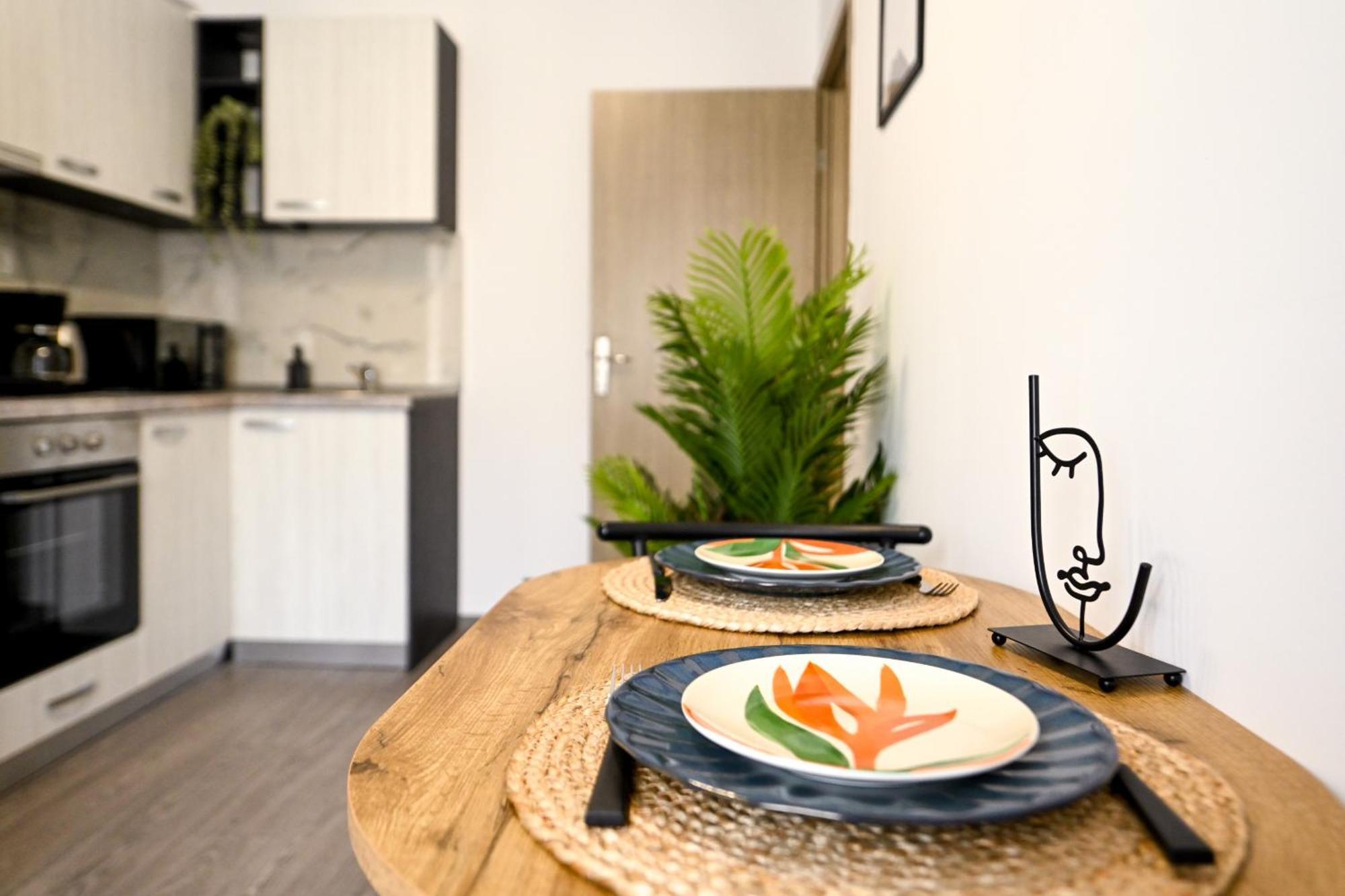 Old Town Charm - Modern & Comfortable Accommodation In The Heart Of The City Βουκουρέστι Εξωτερικό φωτογραφία