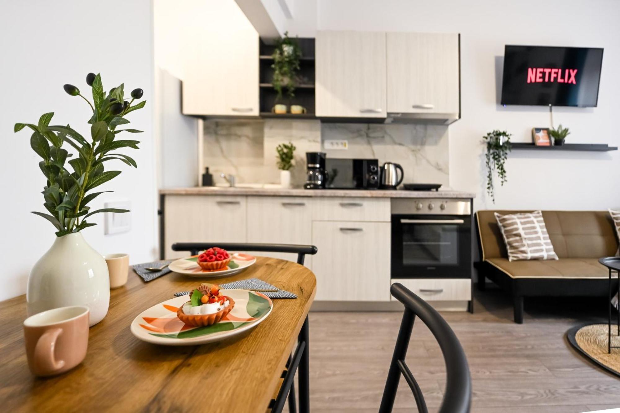 Old Town Charm - Modern & Comfortable Accommodation In The Heart Of The City Βουκουρέστι Εξωτερικό φωτογραφία